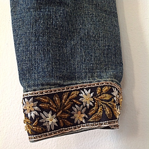 🌻 Embellished Late 90's Crop Denim Jacket 🌻 - Picture 6 of 6